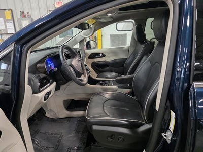 2023 Chrysler Pacifica Hybrid Limited