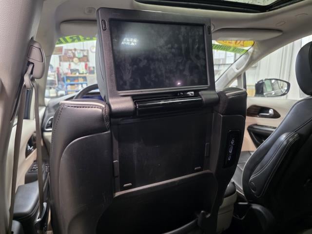 2023 Chrysler Pacifica Hybrid Limited