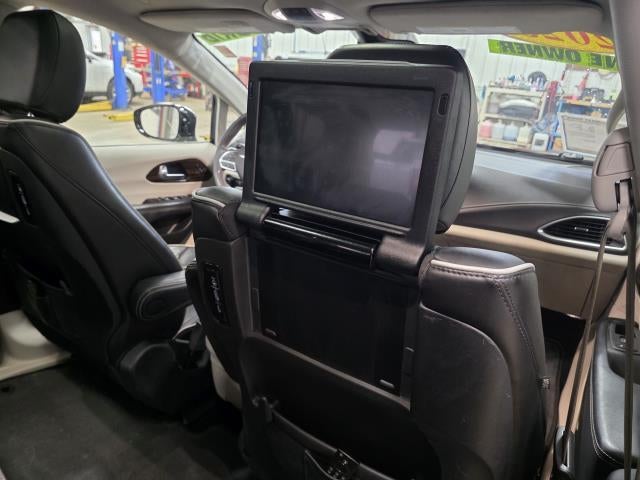 2023 Chrysler Pacifica Hybrid Limited