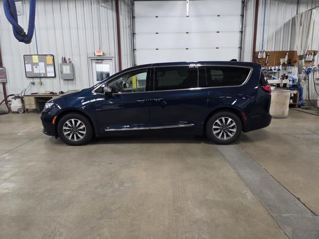 2023 Chrysler Pacifica Hybrid Limited