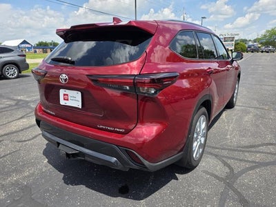 2024 Toyota Highlander LE