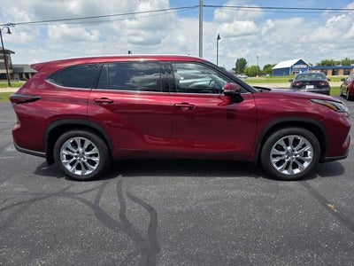 2024 Toyota Highlander LE