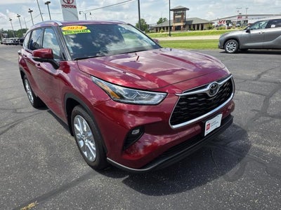 2024 Toyota Highlander LE